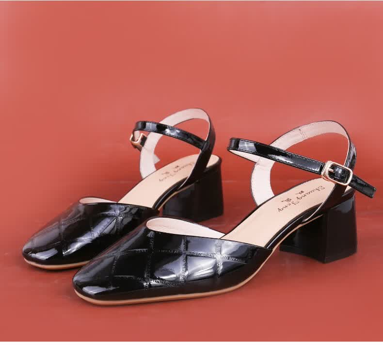 双凤2022夏季新款方跟包头一字带舒柔凉鞋女62f-2550 米白色 35【图片