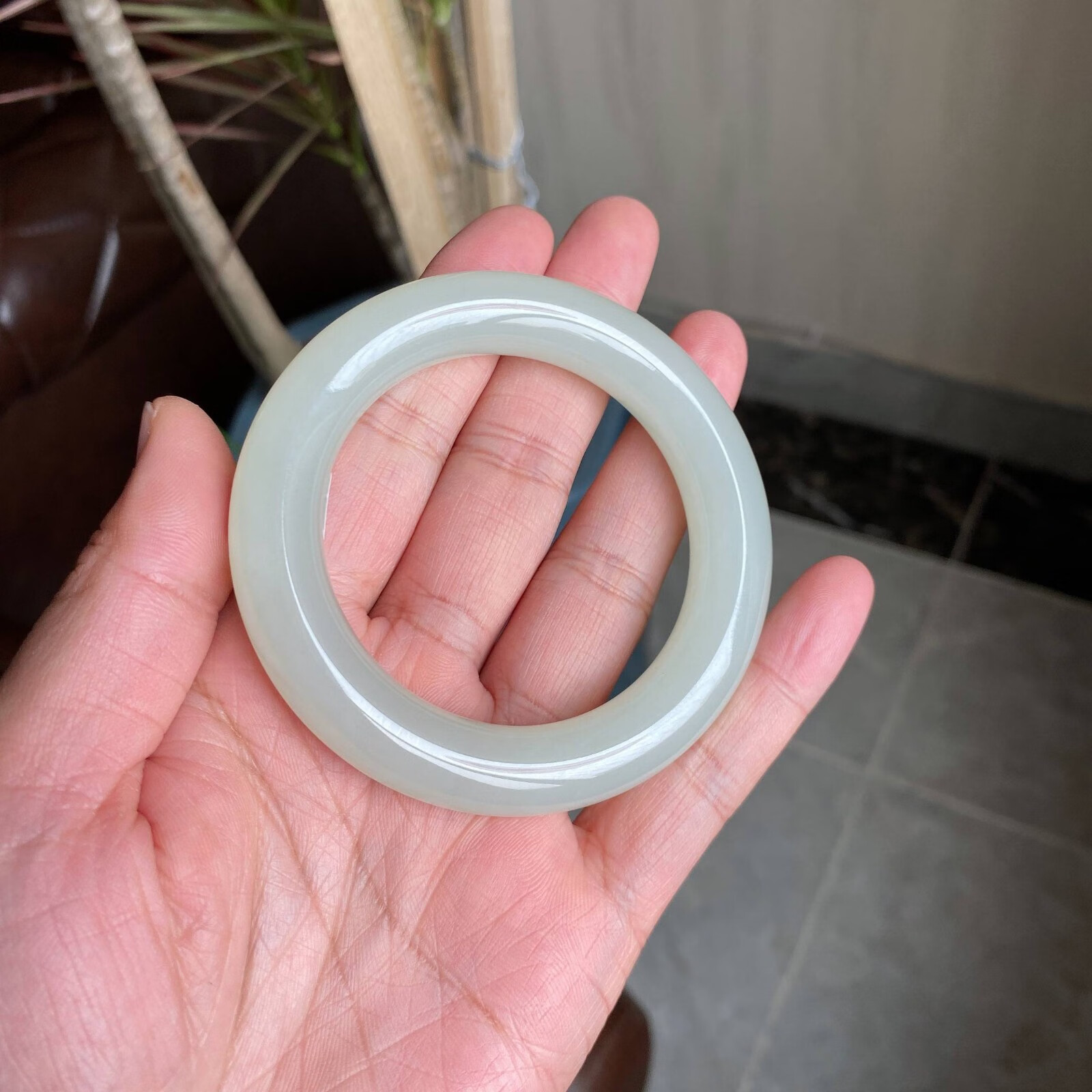 玉悦东海和田玉手镯青海野牛沟料青白玉胖细圆条宽版羊脂白玉翠青镯子