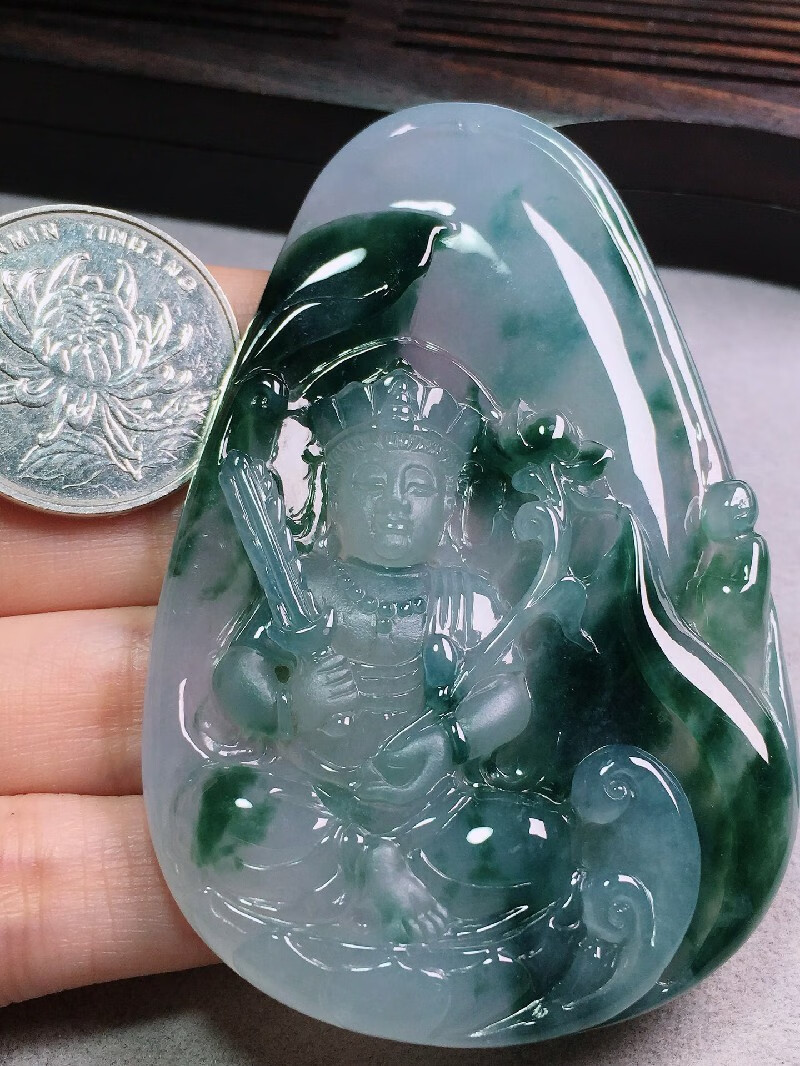 绿翠天成 翡翠冰飘花虚空藏菩萨吊坠 缅甸a货翡翠玉石送礼送长辈生日