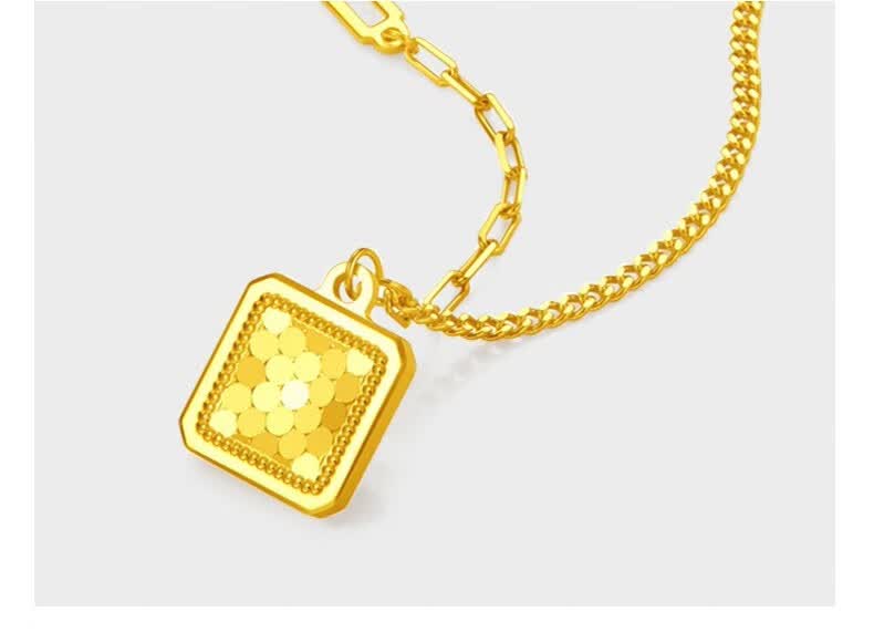老凤凰999足金鱼鳞闪耀方牌黄金项链女黄金吊坠锁骨套链送女友老婆