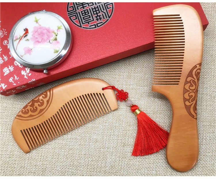 生日礼物送妈妈母亲节礼物三八节给老师38405060岁长辈实用桃木梳子