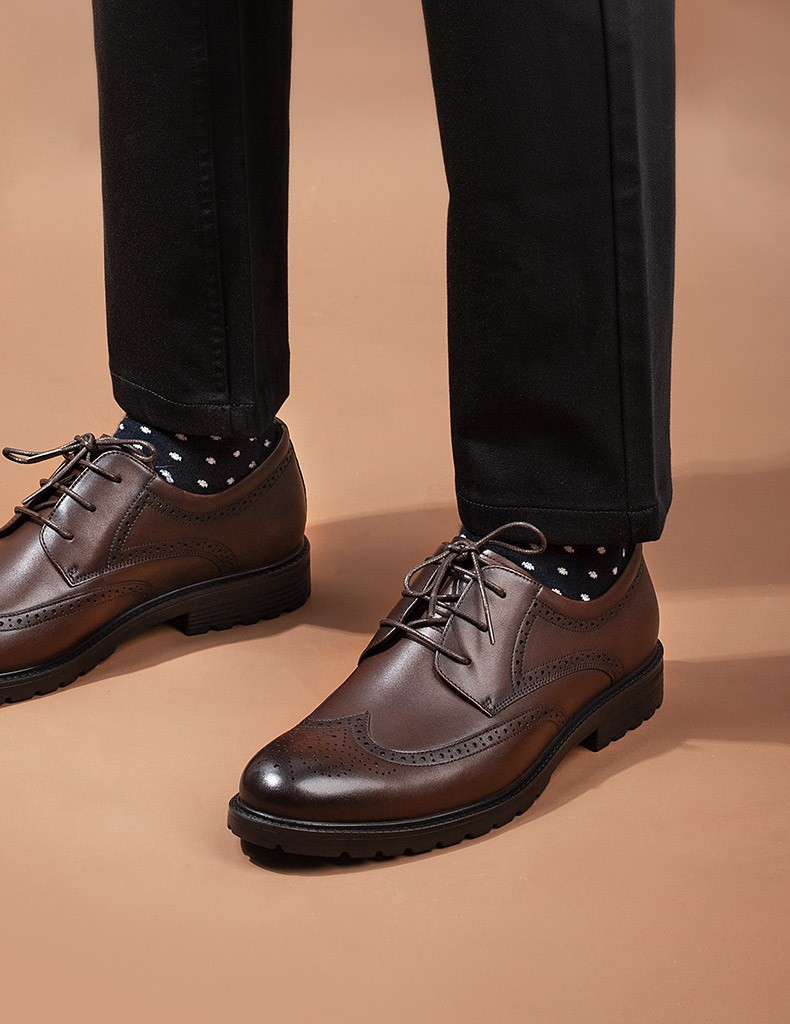 七面qimian果冻布洛克雕花正装皮鞋商务德比男士青年皮鞋通勤上班穿