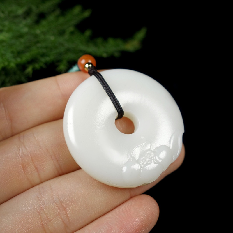 【产品描述】春风掠过,草长莺飞.