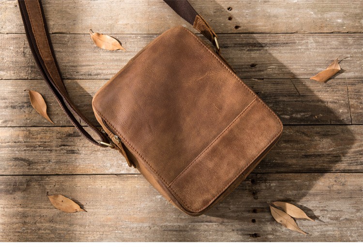 男士包包单肩斜挎包头层牛皮商务包休闲竖款斜跨包包送男友礼物棕色