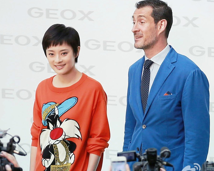 帕米公主 2015新款 孙俪明星同款 大码宽松长款卡通印花长袖卫衣 女 秋装PM15102 图片色 均码