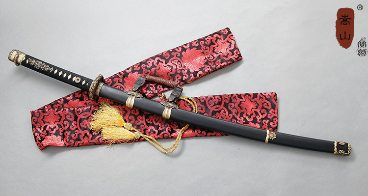 另取其细雪之舞! 掌柜的非常耐心一一解答,刀是好刀,给包装