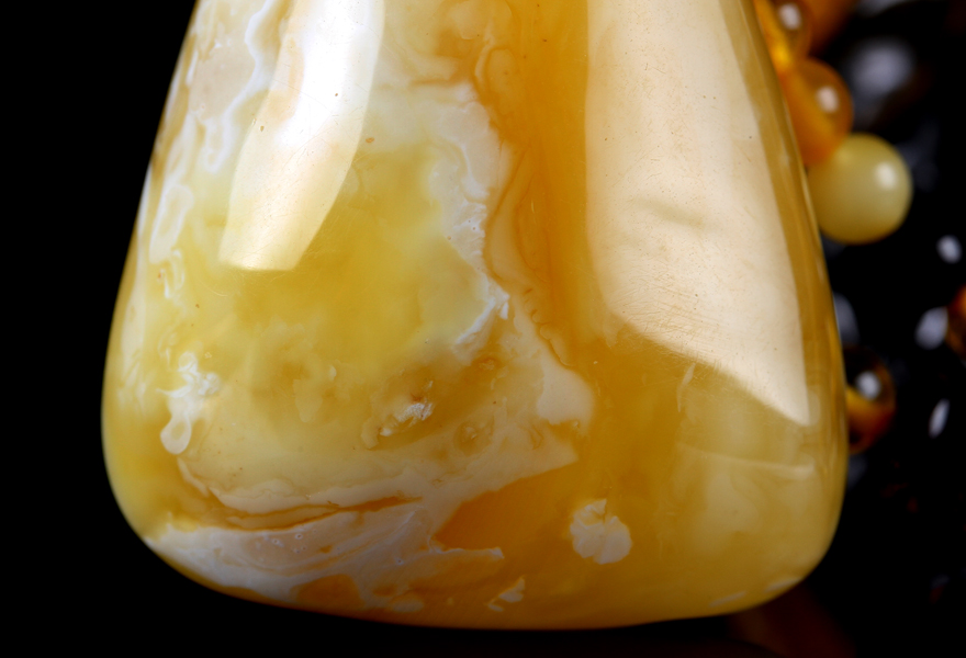 随形白花蜜蜜蜡挂件19.48克(含链) 【芯来电珠宝】