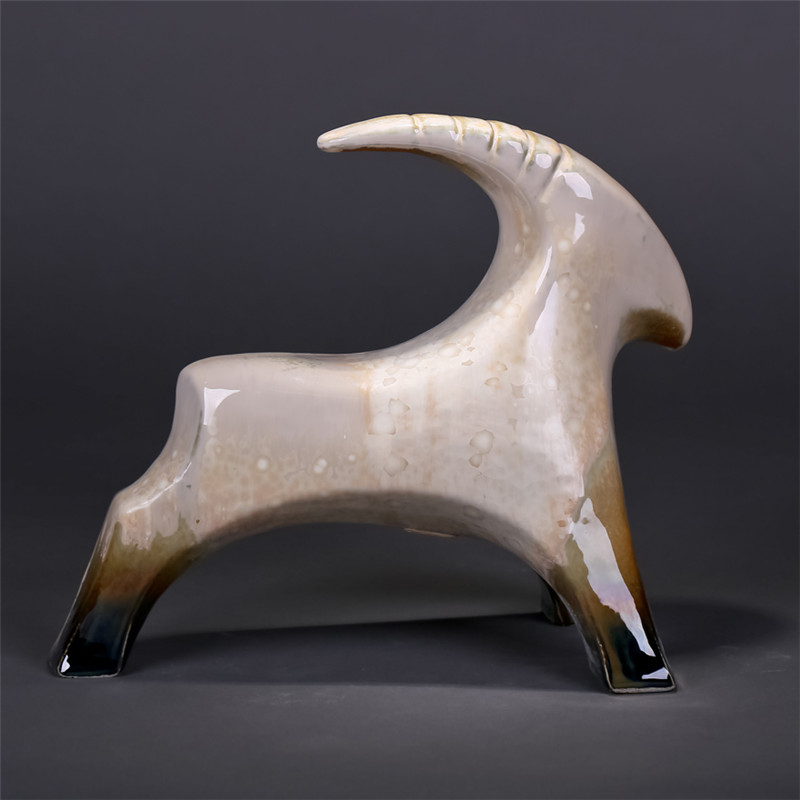 中国工艺美术大师 刘远长 瓷雕作品生肖羊