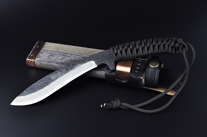 青金同 kanetsune关兼常 游伞绳柄户外刀 原装进口未开刃收藏工艺品