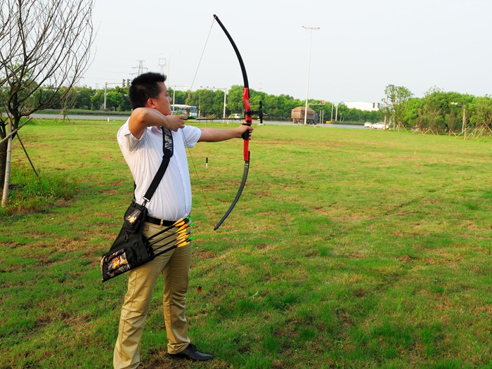 20㎏ 磅数:22(1磅=9两) 弓片:高强度玻璃钢 弓把:铸铝合金把 弓弦