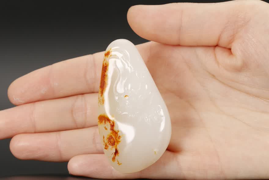 省级玉石雕刻大师芮鹏作品 和田玉籽料羊脂玉 生肖龙挂件 50克 千尺山
