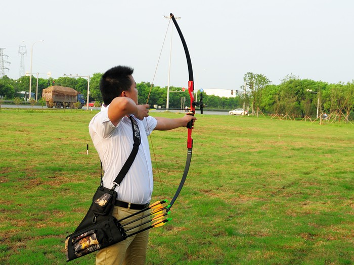 20㎏ 磅数:22(1磅=9两) 弓片:高强度玻璃钢 弓把:铸铝合金把 弓弦