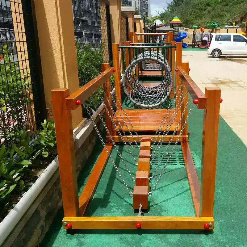 幼儿园户外大型木制玩具攀爬架组合木质攀爬网架荡桥钻洞体能训练 mz