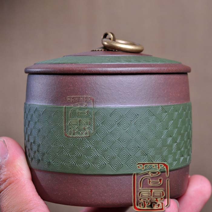 
                                                            茗露 宜兴紫砂茶叶罐 手工回纹醒茶罐 普洱罐 紫砂茶盒 宜兴紫砂茶叶罐 普洱罐醒 回纹雅罐 黄罐                