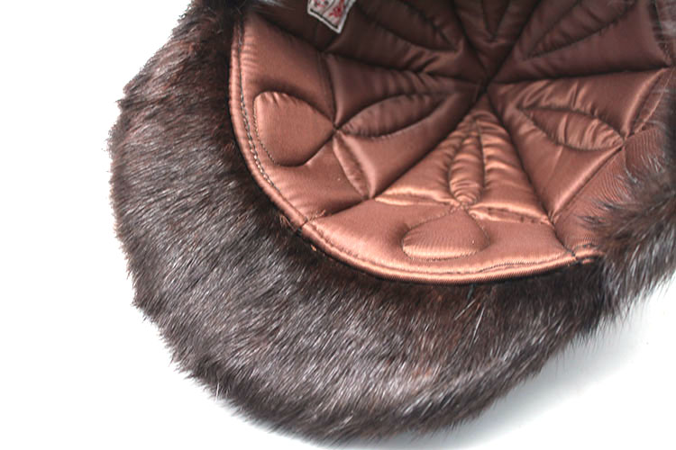 品牌:马聚源 工艺:手工缝制 材质:油獭皮,美丽绸 商品描述:选用油獭皮