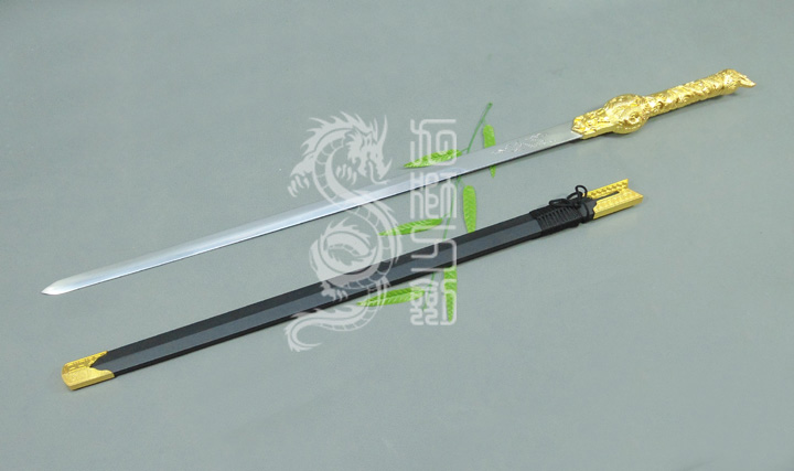 游龙剑《七剑下天山》里的楚昭南使用:扮演者:甄子丹 规格:全长109cm