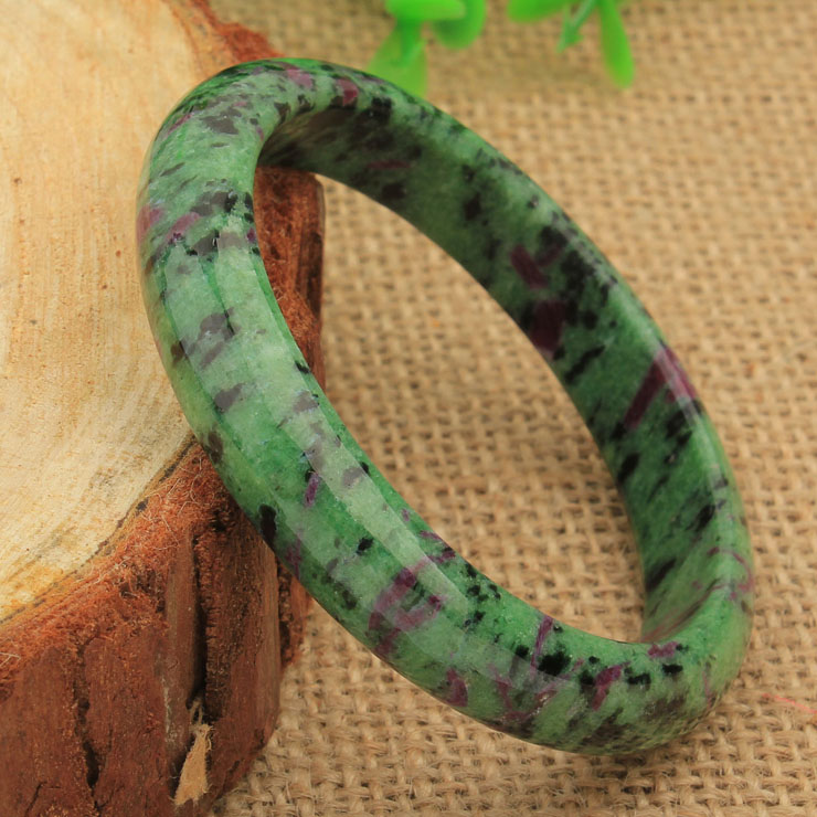 凝萃坊 天然红宝石黝帘石玉手镯