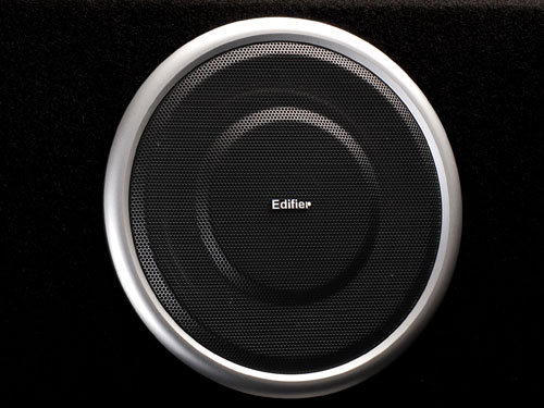 5英寸超重低音扬声器单元  多项噪音控制新技术,有效降低了噪音输出