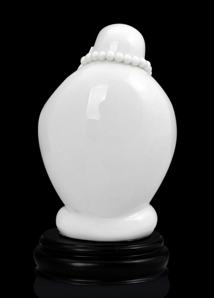 上乘材质: 瓷都德化得天独厚的白瓷材质,成就其晶润饱满的光泽之. .