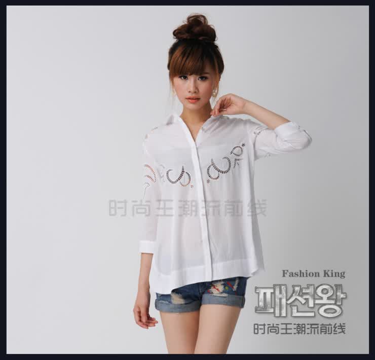 系列款,官网图片色偏量,实物是很复古的镂空白,也就是时尚王李佳英