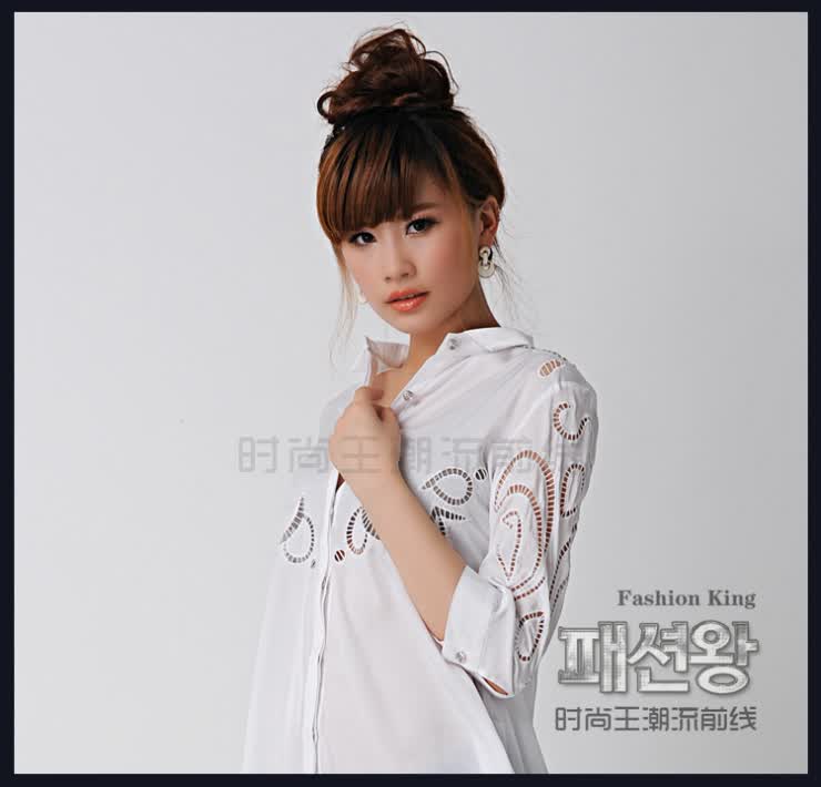 系列款,官网图片色偏量,实物是很复古的镂空白,也就是时尚王李佳英