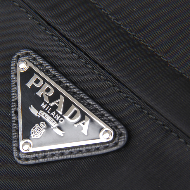 prada普拉达黑色尼龙三角标男士斜跨包va0991