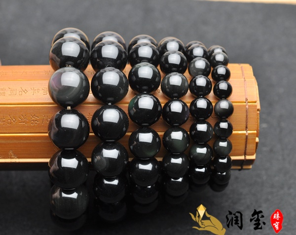 手链从小到大 规格为 8mm 10mm 12mm 14mm 16mm 18mm