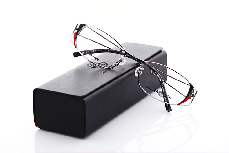 艾尔弗莱多瓦莎琪高端纯钛镜架av20-003