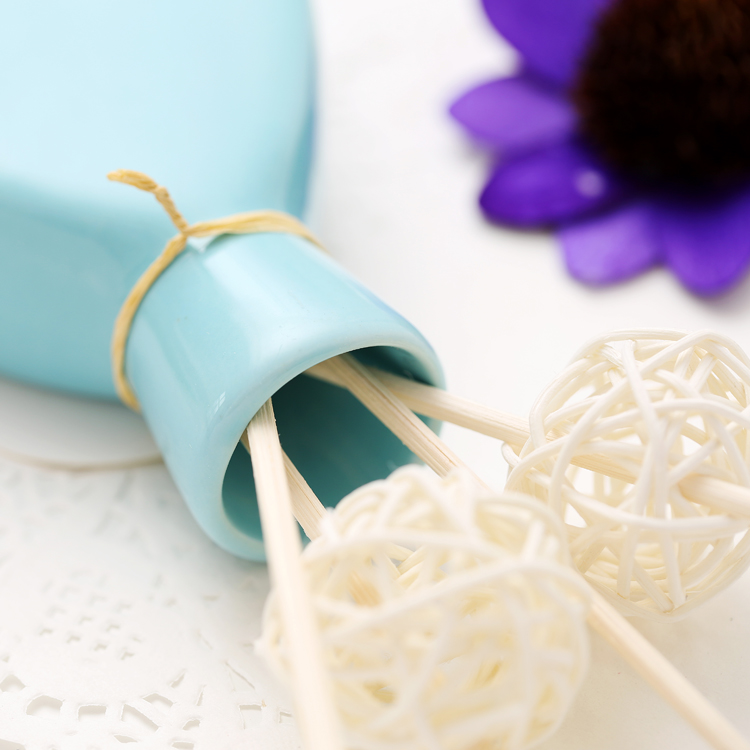 致景生活炫彩小花瓶装藤条挥发香薰精油 无火无烟 橙色小花