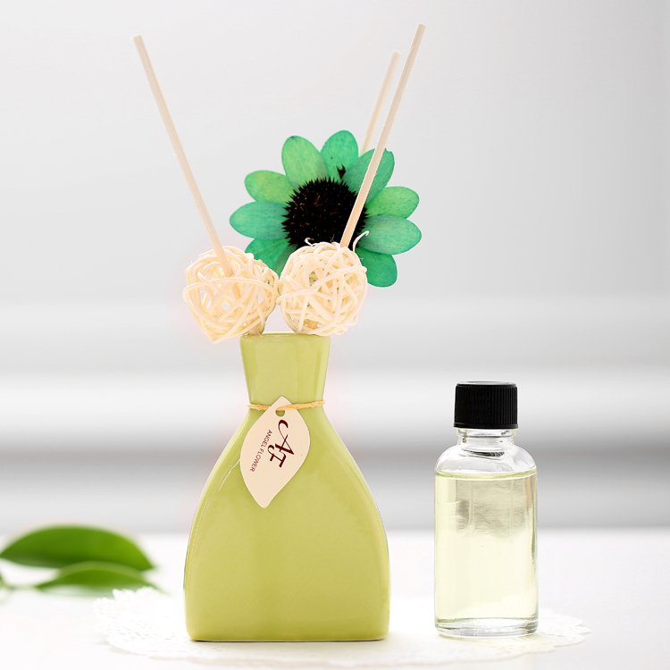 致景生活炫彩小花瓶装藤条挥发香薰精油 无火无烟 橙色小花