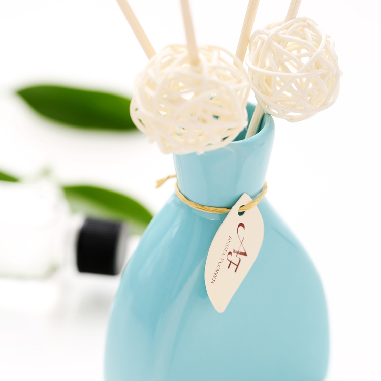 致景生活炫彩小花瓶装藤条挥发香薰精油 无火无烟 橙色小花