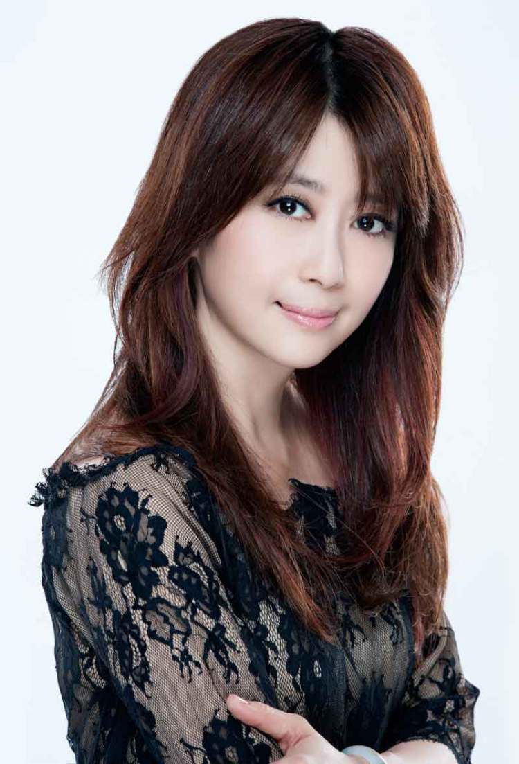 孟庭苇:太阳出来了(cd dvd 附赠琉璃工房限量月亮琉璃坠饰) [套装]