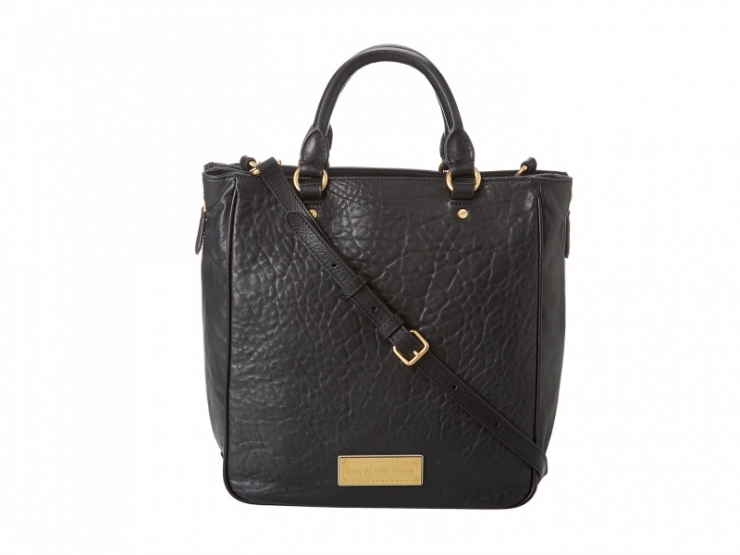 and spacious, this marc by marc jacobs bag will make a fabulous