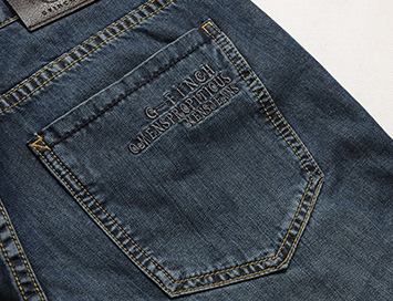 直插袋自然大方,简洁而不简单.