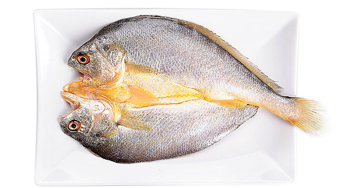 黄鱼鲞食用方便,免洗上锅蒸十分钟,美味挡不住;同时它还含有丰富的