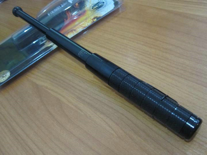 两款设计严谨的甩棍是asp摩擦锁定系类产品的最新款,而且由于其短小