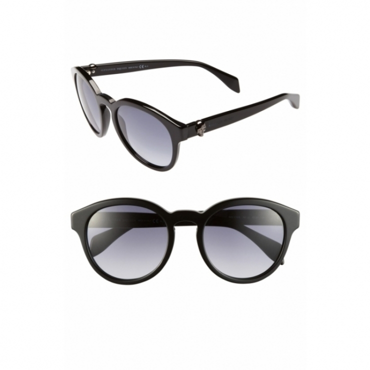 with a keyhole bridge for an extra dose of retro flair