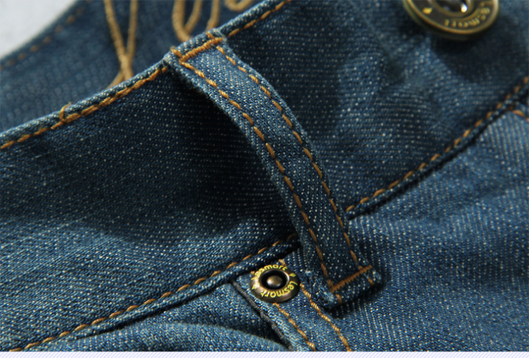 整齐的裤袢车线工艺,经久耐用