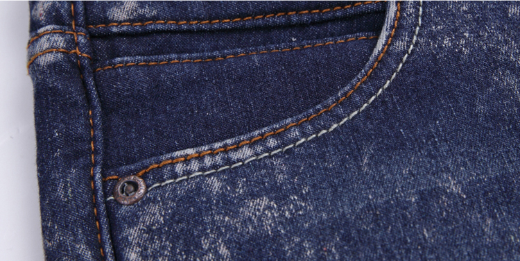 插袋设计简约实用,放置贴心小物更方便