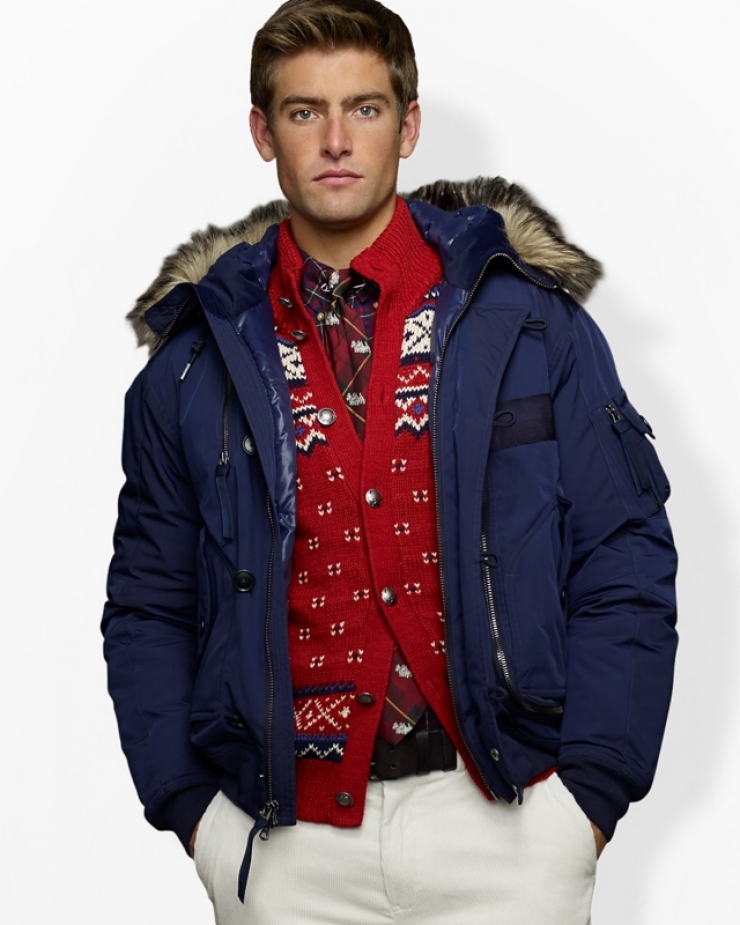 color : navy  designed with a durable water-repellant shell and