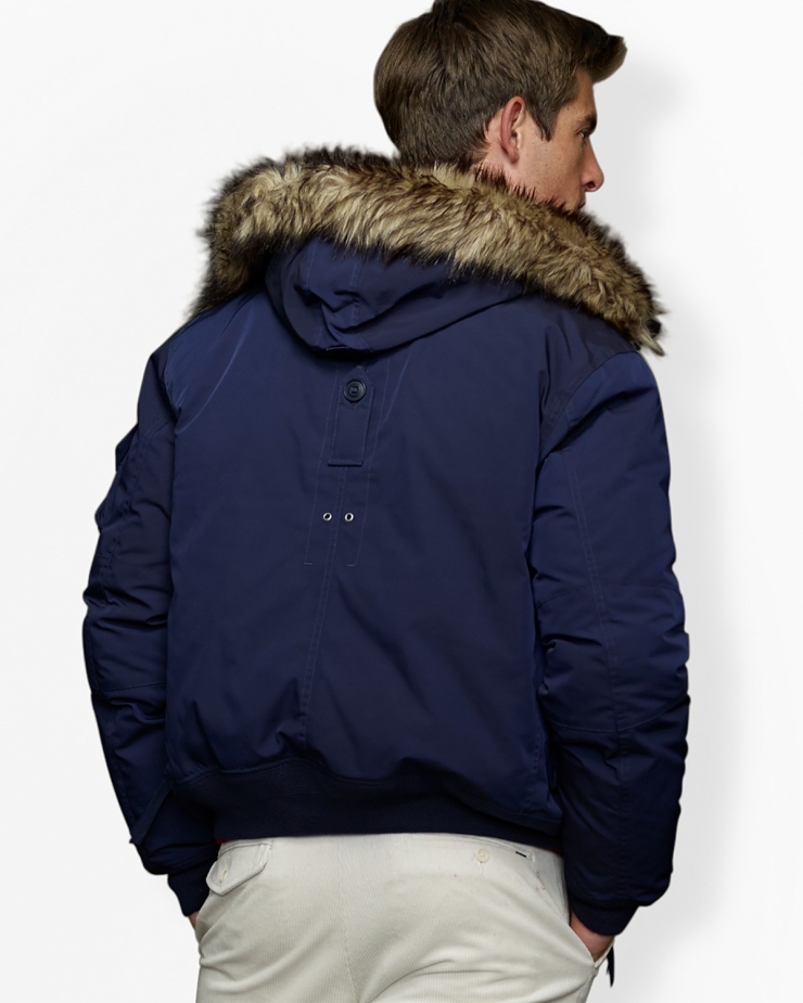 color : navy  designed with a durable water-repellant shell and