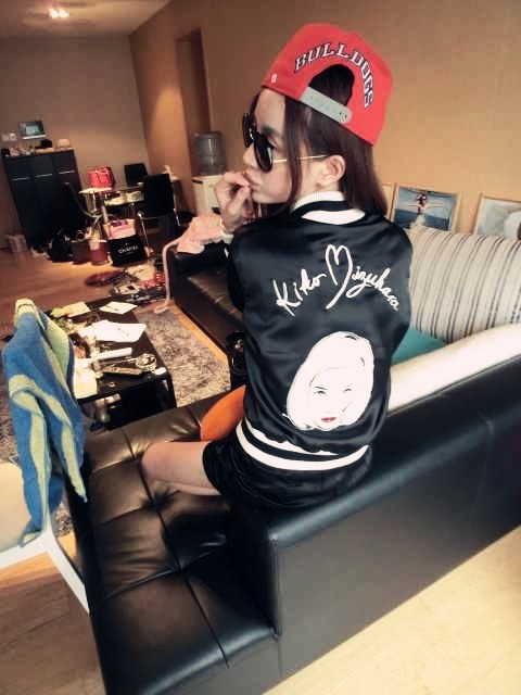 楚尚秀新款女装kiko头像刺绣棒球服夹克短外套7052 蓝色米袖 M