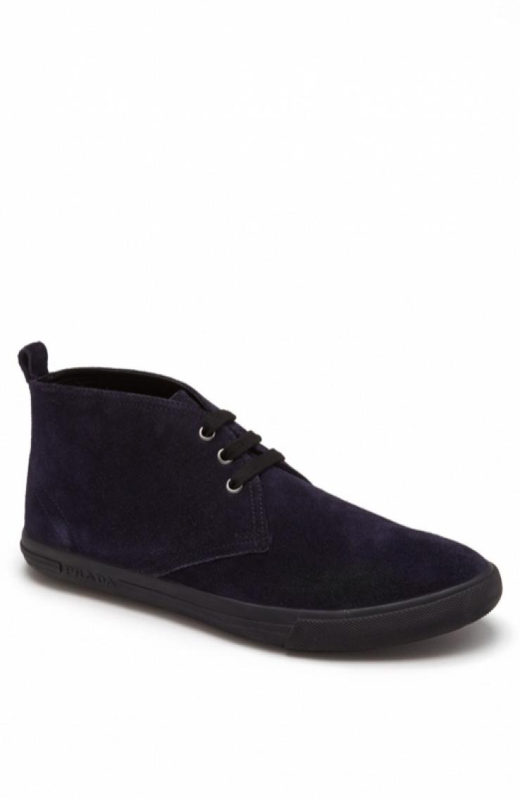 chukka-inspired styling defines a straight-laced sneaker with