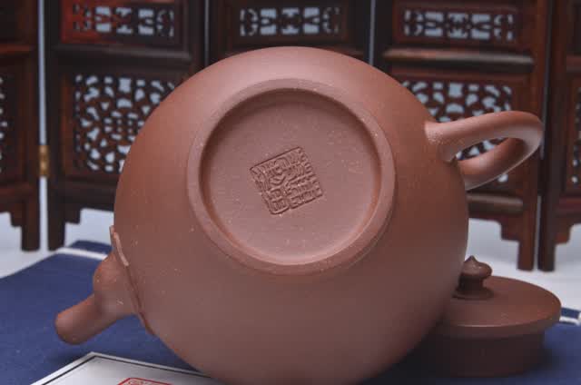 5cm 陈菊华 国家级助理工艺师 1962年出生于江苏宜兴丁蜀