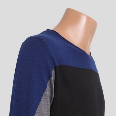 肩袖:立体肩袖设计,衔接平服,贴合人体,活动自如,更舒适伸展.