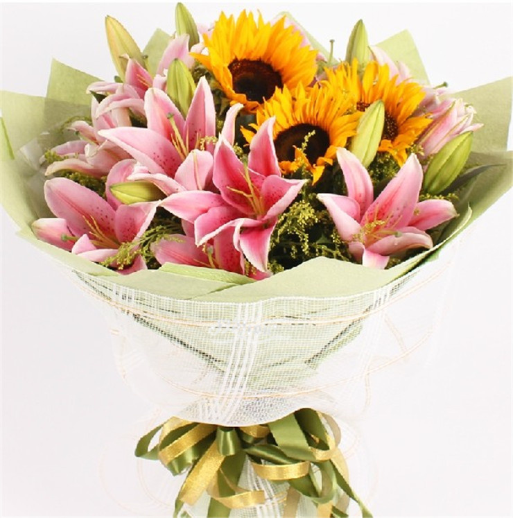 16朵粉百合 3枝向日葵