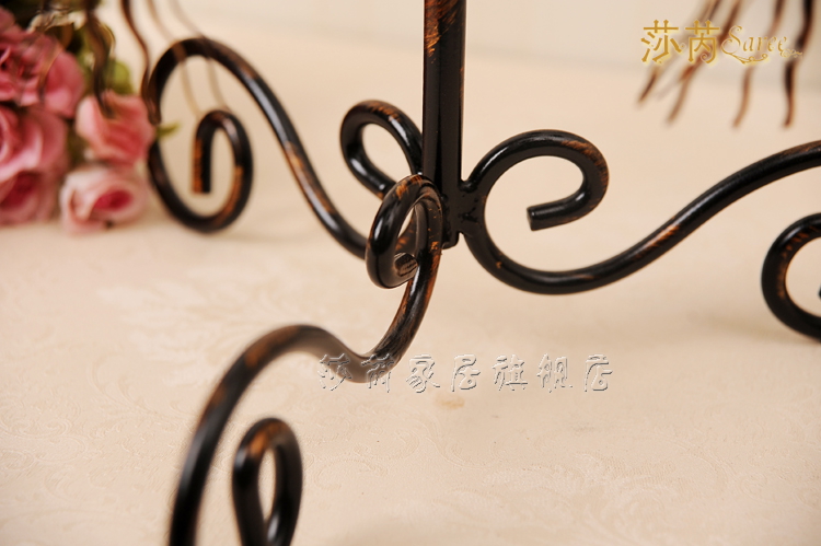 Saree (莎芮) 烛光晚餐欧式婚庆礼物合金简约时尚摄影道具家居摆件铁艺烛台