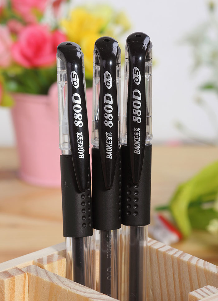 书写流畅,不断墨漏墨,是办公书写最佳选择 商品名称:宝克880d中性水笔