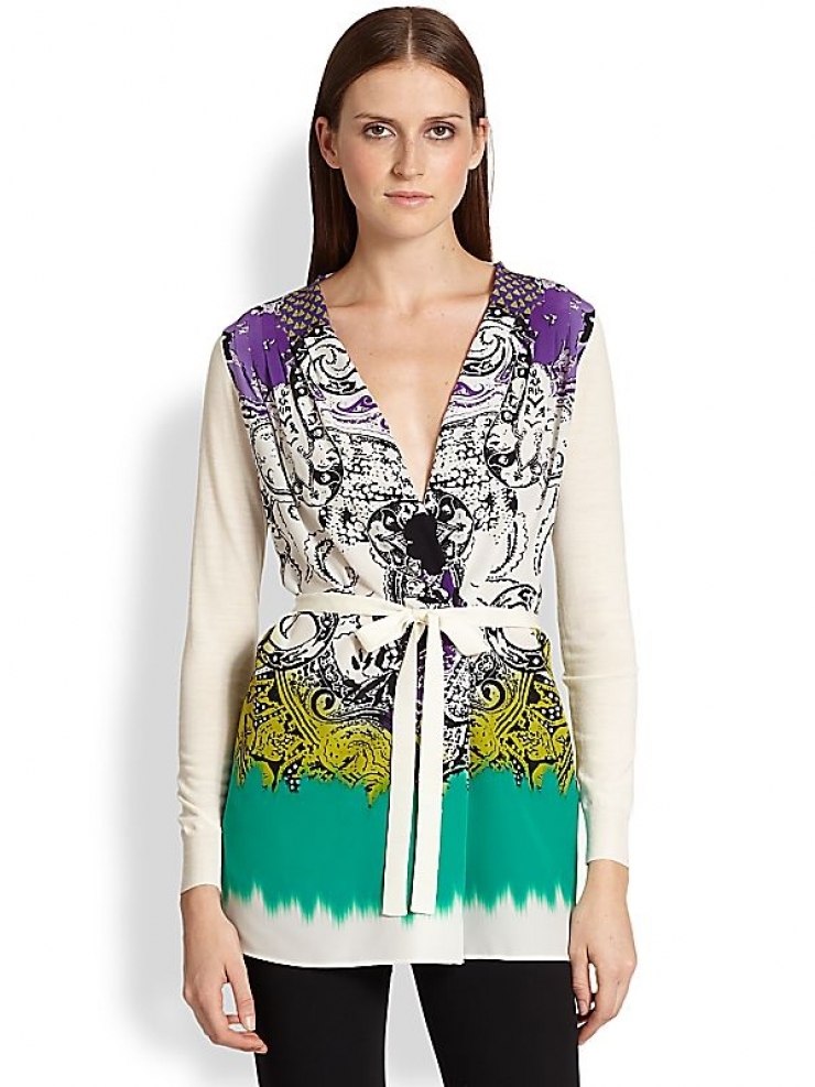 silk front in an elegant print is showcased on this finely knit