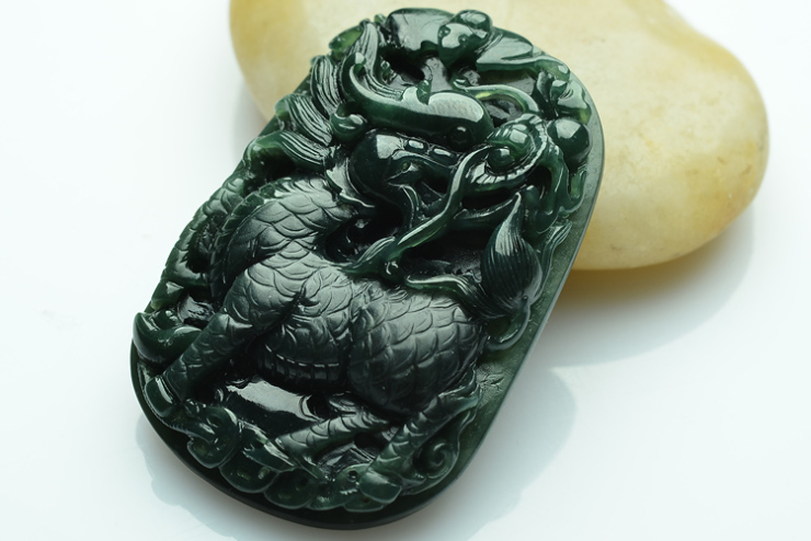 荔尚 翡翠吊坠 a货墨玉麒麟翡翠吊坠 正品缅甸玉器 精雕墨翠挂件玉佩a